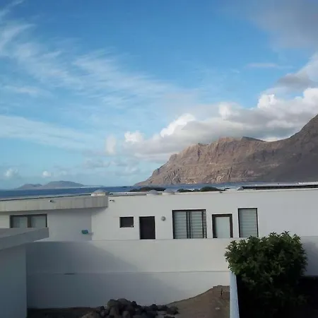 Sleeps 6 Wifi * Famara