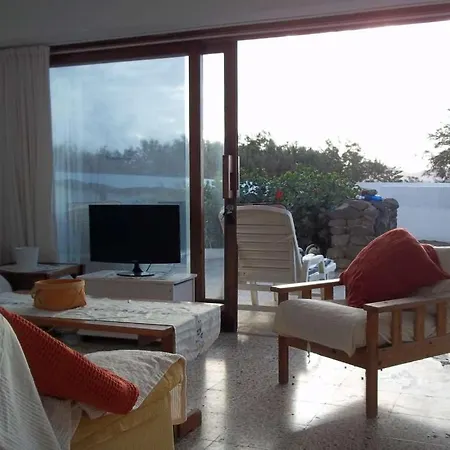 Sleeps 6 Wifi * Famara